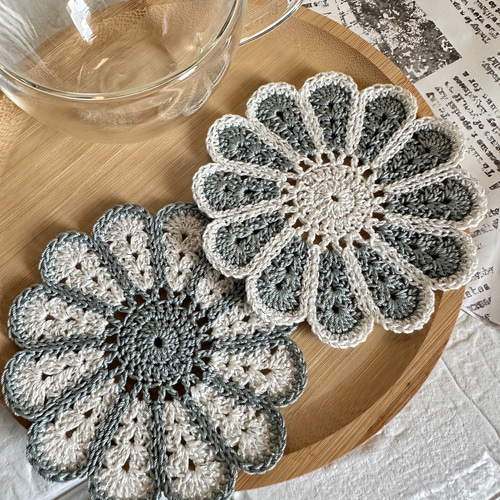 お花のコースター☆手編み ドイリー 2枚セット お花 コットン レース糸