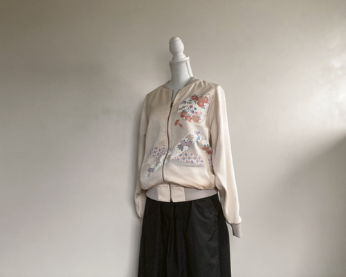 マヨネーズ 振袖リメイクブルゾン ユニセックス着物リメイクブルゾン 扇子柄 - Mサイズ 和柄 日本製 一点