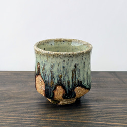 山田錦ぐい呑み(藁灰釉×黒飴釉) おちょこ・ぐい呑み・徳利 東条秋津窯