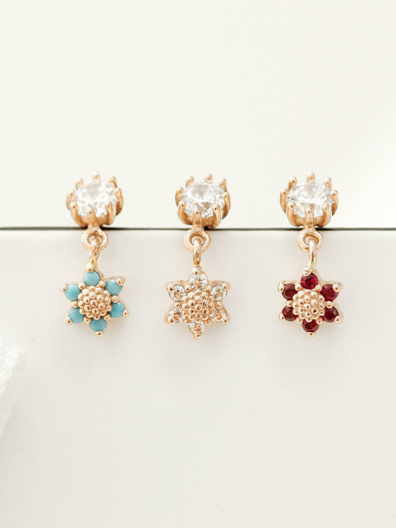 14K金 ゴールド 花 雪片 ヘリックス 軟骨 アンチトラガス アウター インナーコンク イヤリング ピアス ラブレット 11,392円