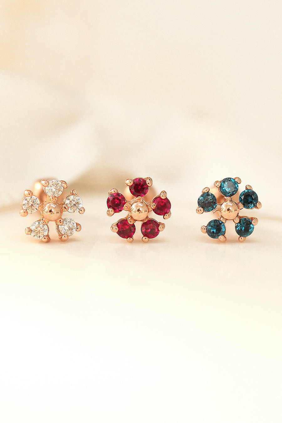 14K金 ゴールド 花 雪片 ヘリックス 軟骨 アンチトラガス アウター インナーコンク イヤリング ピアス ラブレット