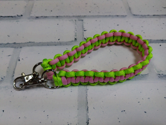 完成品】スマホハンドストラップ☆パラコード☆平編み☆スマホ