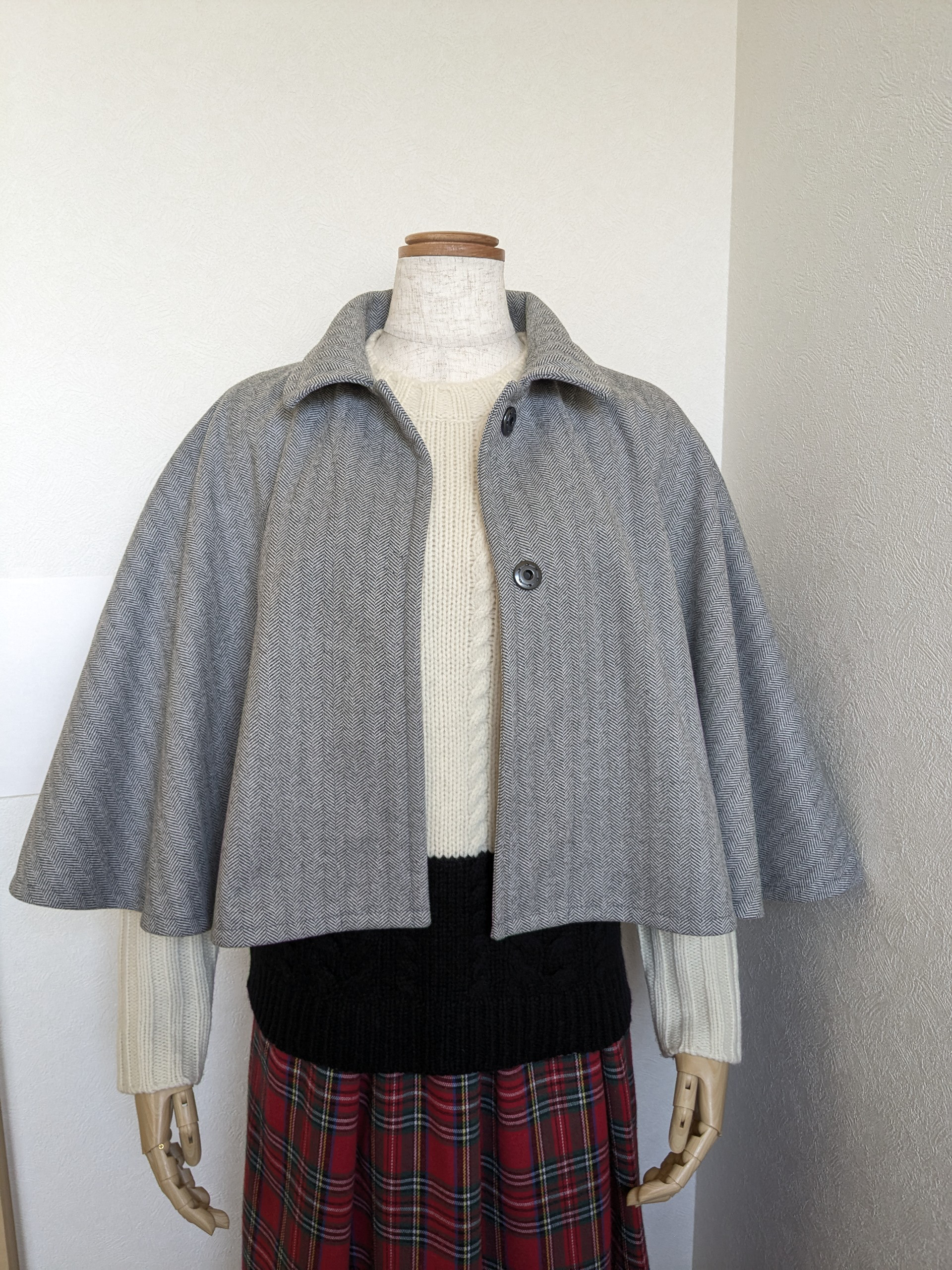 サッと羽織れるポンチョ ヘリンボーン グレー