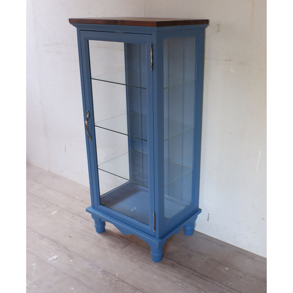 ろくろ脚のガラスキャビネット　パリジャンブルー×ダークブラウン塗装 2枚目の画像