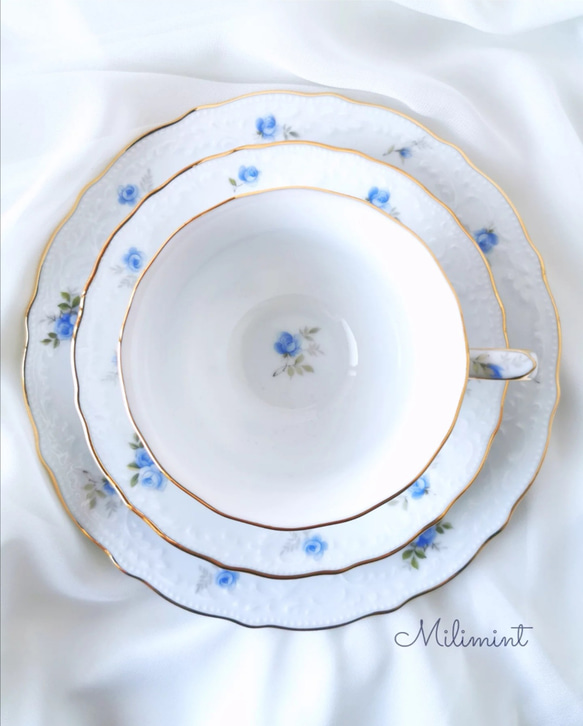 【受注制作】アンティークローズ ティーセット(ブルー)(カップ＆ソーサー1点、プレート1点)ブルーローズ　青薔薇　花柄 3枚目の画像