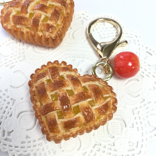 フェイクスイーツ*ハート型アップルパイ・チャーム*ミニチュアフード