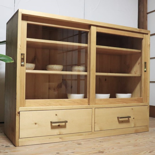 W100 ガラス引き戸の棚。引き違い棚。食器棚。飾り棚。 チェスト