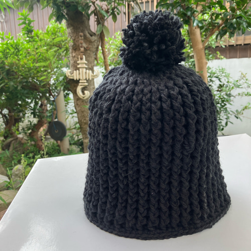 ハンドメイド ニット帽 かぎ針編み ハンドメイド ポンポンニット帽 しっかりした厚み 暖かい