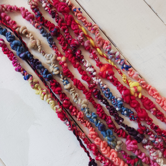 アートヤーン　メリノのブークレ　手紡ぎ（品番353） 4枚目の画像