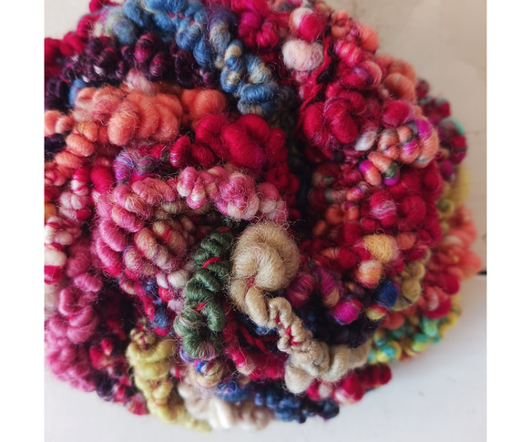 アートヤーン　メリノのブークレ　手紡ぎ（品番353） 1枚目の画像