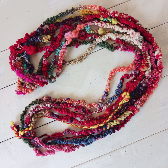 アートヤーン　メリノのブークレ　手紡ぎ（品番353） 6枚目の画像