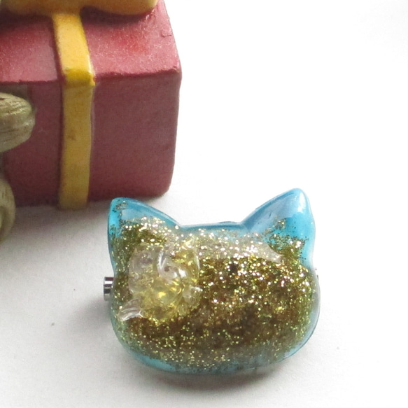 クォーツニャンコの子守唄は、僕の心に響くけれど、それはそれで試されている♪<ぼぼ屋のブローチ>SB1096 1枚目の画像