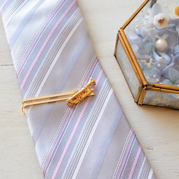 トランペットと選べるクリスタルのネクタイピン 3枚目の画像