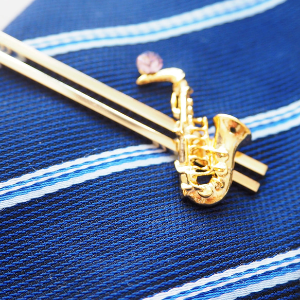 サックスと選べるクリスタルのネクタイピン 3枚目の画像