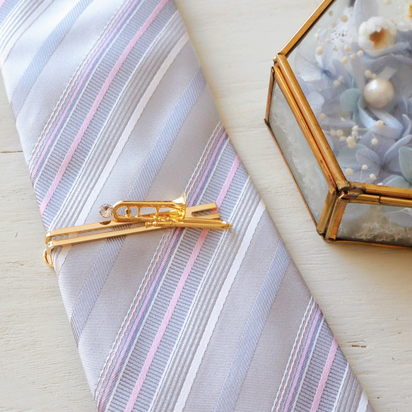 トロンボーンと選べるクリスタルのネクタイピン 2枚目の画像