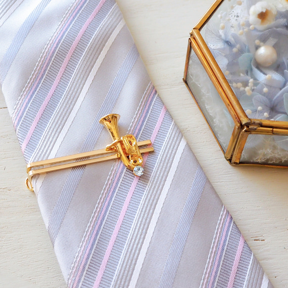 チューバと選べるクリスタルのネクタイピン 2枚目の画像