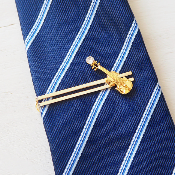 バイオリンと選べるクリスタルのネクタイピン 1枚目の画像