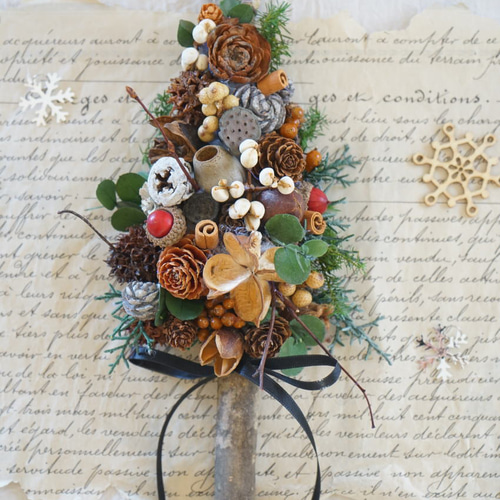 壁掛けクリスマスツリー ～木の実のナチュラルツリー～ ドライフラワー