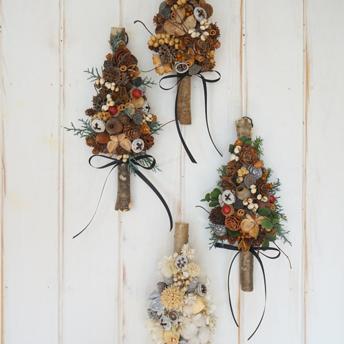 壁掛けクリスマスツリー ～木の実のナチュラルツリー～ ドライフラワー