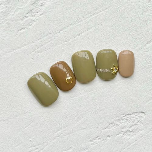 オリーブグリーン、ブラウンカラーラメ入りネイルチップセット【ネイル