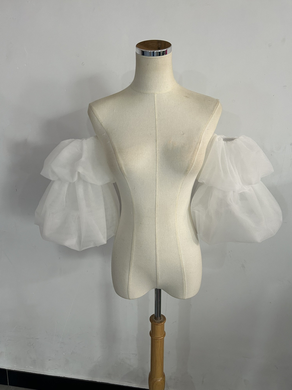 大人気上昇 取り外し姫袖 ホワイト ショルダーの付け袖 パフスリーブ オーダー可能 9,872円
