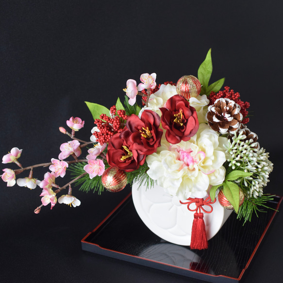 【年内発送可能はあと1つ！】花紋陶器＊梅と椿のお正月アレンジ♪和モダン＊Creema限定 3枚目の画像