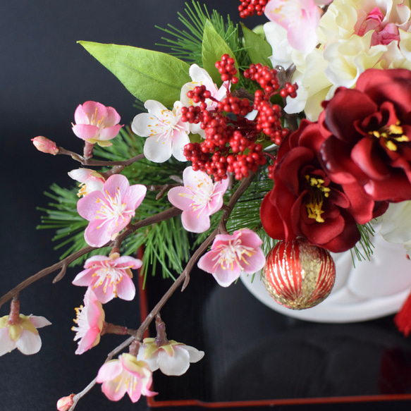 【年内発送可能はあと1つ！】花紋陶器＊梅と椿のお正月アレンジ♪和モダン＊Creema限定 5枚目の画像