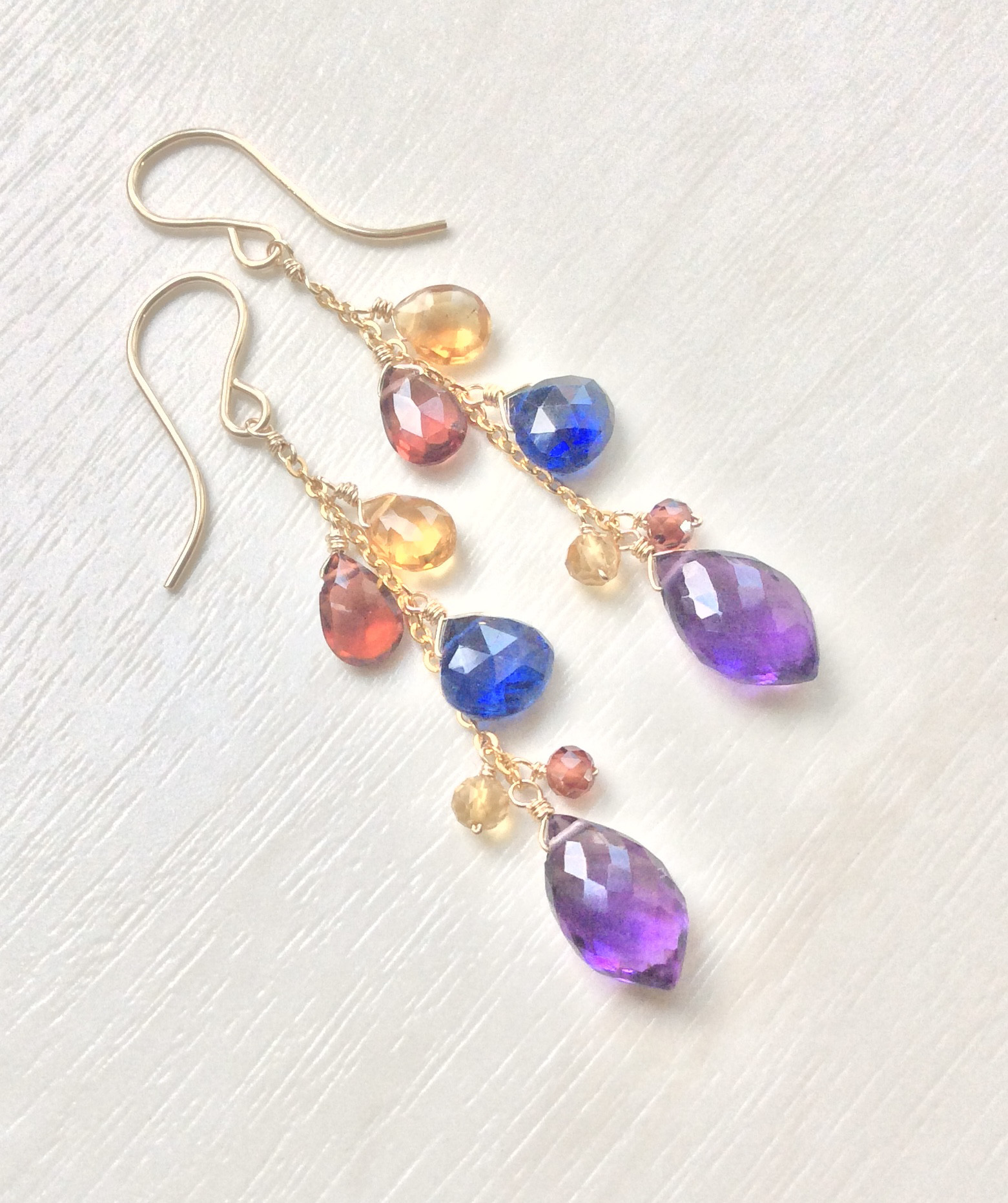 マイクロカット☆アメジストとカラフル天然石のロングピアス