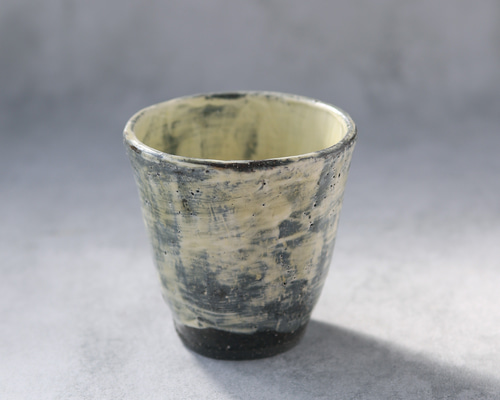 白化粧カップ（松灰釉） 湯呑み 春信工房 通販 18464491｜Creema