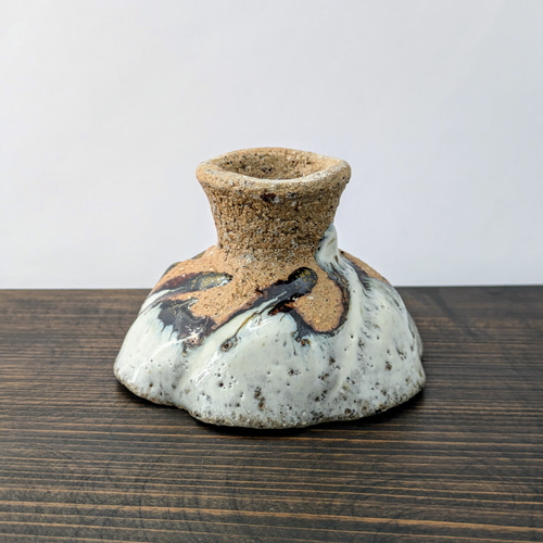 山田錦輪花馬上杯(藁灰釉×黒飴釉) おちょこ・ぐい呑み・徳利 東条秋津