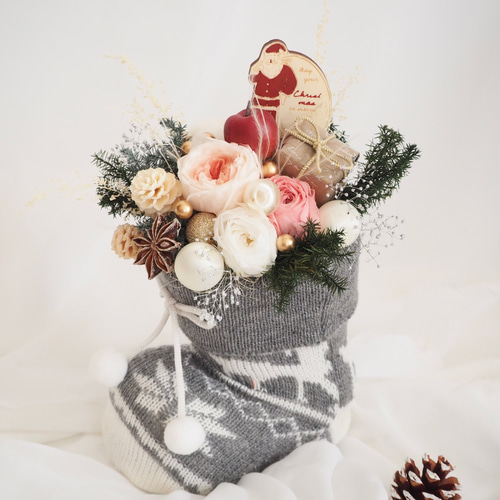 クリスマスのフラワーニットブーツ プリザーブドフラワーアレンジ
