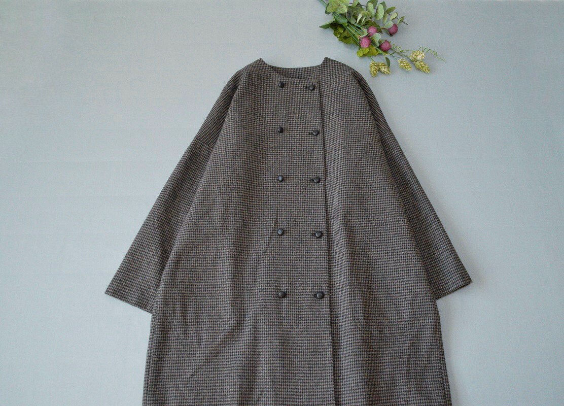 総裏ウール混ノーカラーポケット付きゆったり着られるダブルレストコート♪