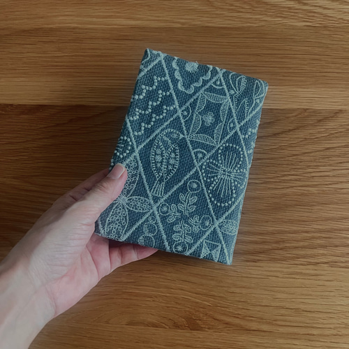 mina perhonen symphony ブックカバー ミナペルホネン の刺繍