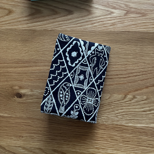 mina perhonen symphony ブックカバー ミナペルホネン の刺繍生地 A6