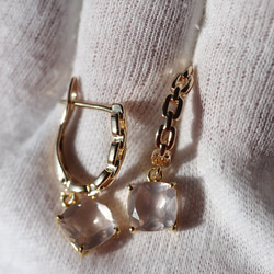 ローズクォーツ８（FC）スクエア　K14gf チェーンデザインループピアス 2枚目の画像