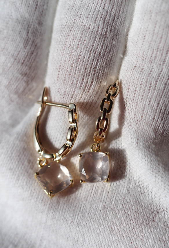 ローズクォーツ８（FC）スクエア　K14gf チェーンデザインループピアス 2枚目の画像