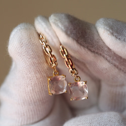 ローズクォーツ８（FC）スクエア　K14gf チェーンデザインループピアス 4枚目の画像