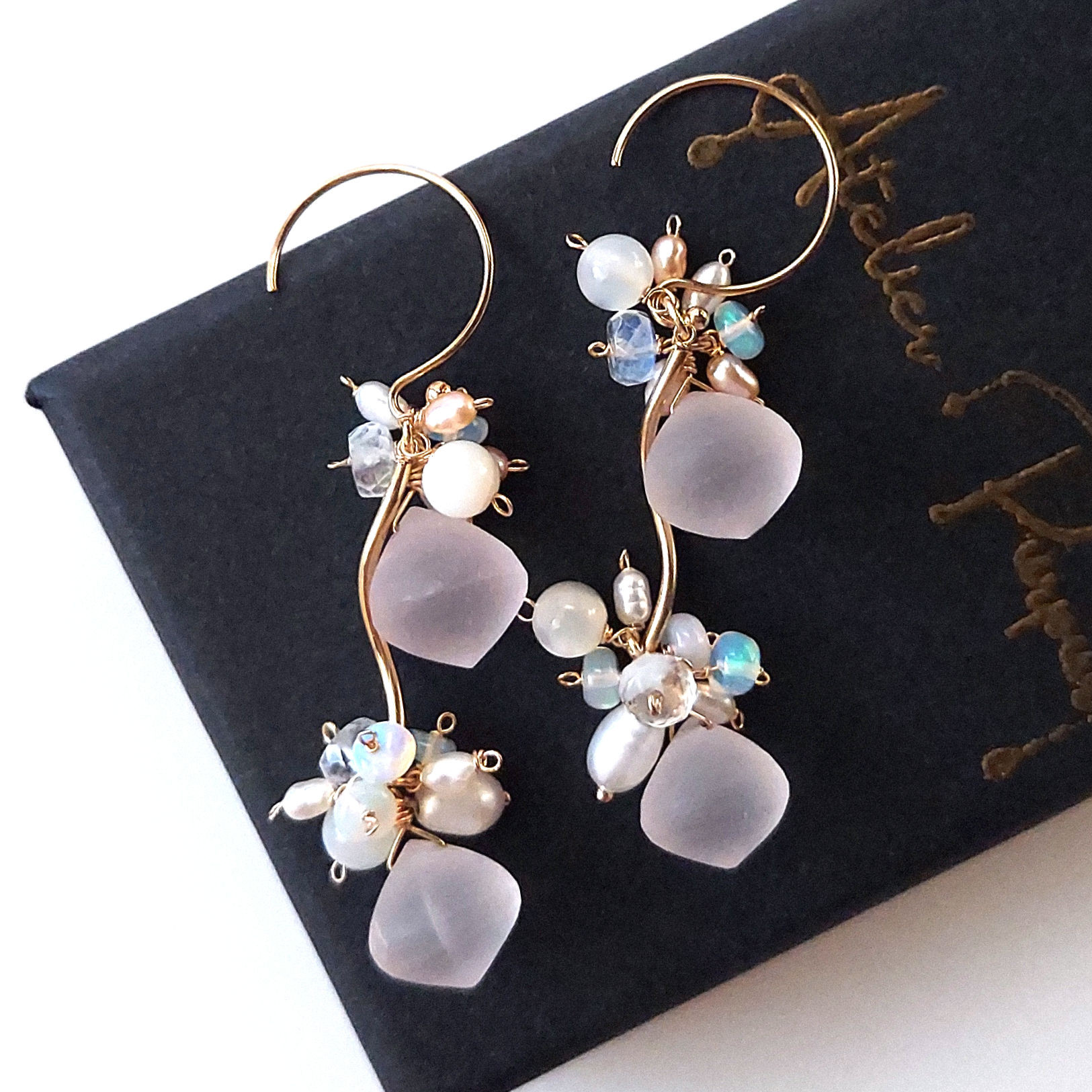 14kgf*ローズクォーツ×プレシャスオパール×レインボームーンストーンのピアス