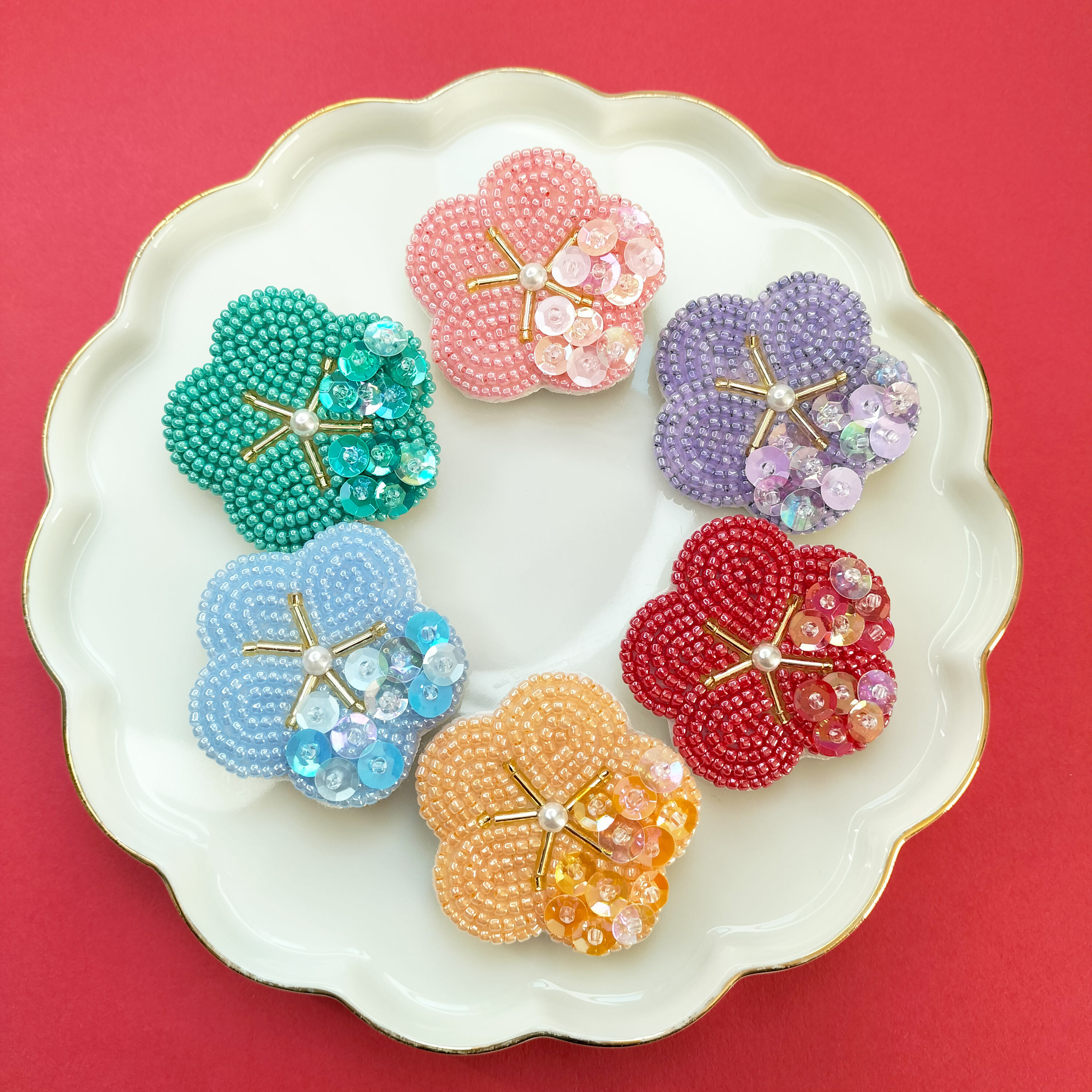 期間限定価格商品 奈々 刺繍キーホルダーブローチ ハンドメイド
