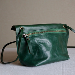 柔らかい本革ショルダーバッグ斜め掛けポシェットバッグ軽量　緑色 5枚目の画像