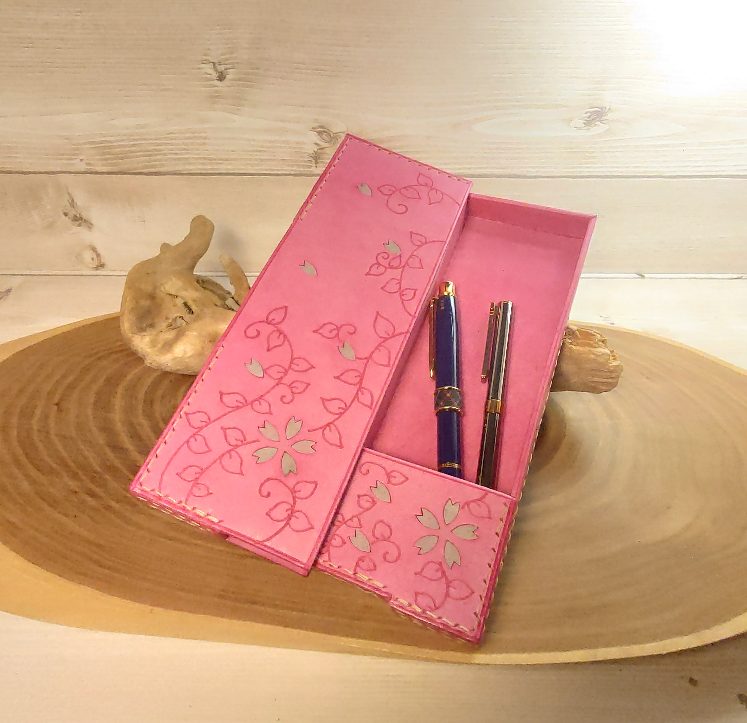 桜の箱型ペンケース