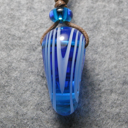 勾玉(青) とんぼ玉 ガラス ネックレス No2412 ネックレス・ペンダント