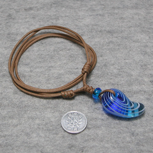 勾玉(青) とんぼ玉 ガラス ネックレス No2412 ネックレス・ペンダント