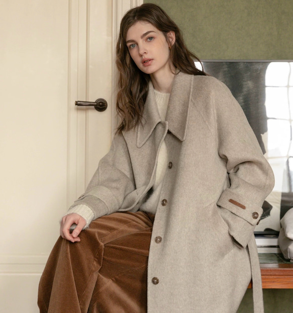 上品の色味とシンプルなデザイン ウール混ロングコート ウエストベルト