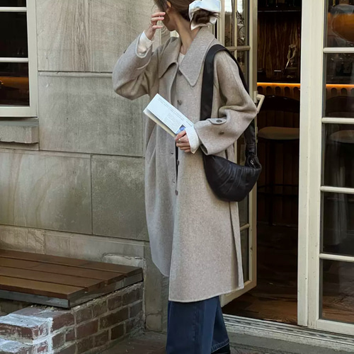 上品の色味とシンプルなデザイン ウール混ロングコート ウエストベルト