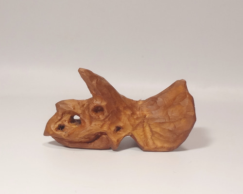 動物形の石彫刻（緑・オレンジ） 動物形の石彫刻（緑・オレンジ） 動物形の石彫刻（緑・オレンジ） 動物形