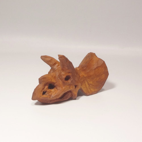 値下げです！【トリケラトプス】恐竜木彫り彫刻　全長35ｃｍ　送料無料！ tanakasouken_15-130-35