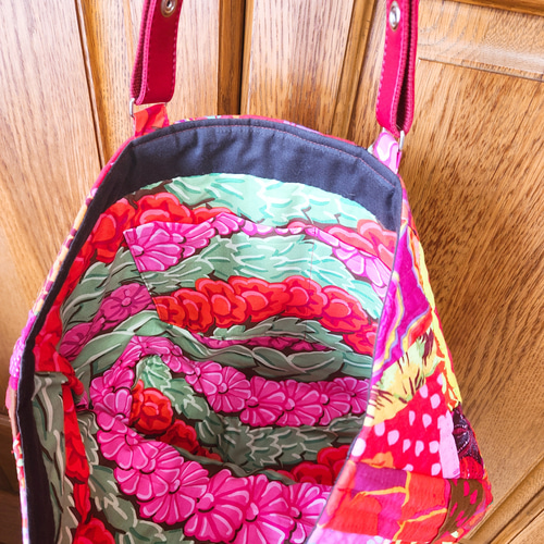 ケイフファセットパッチワークバッグ バラ刺繍&ポーチ