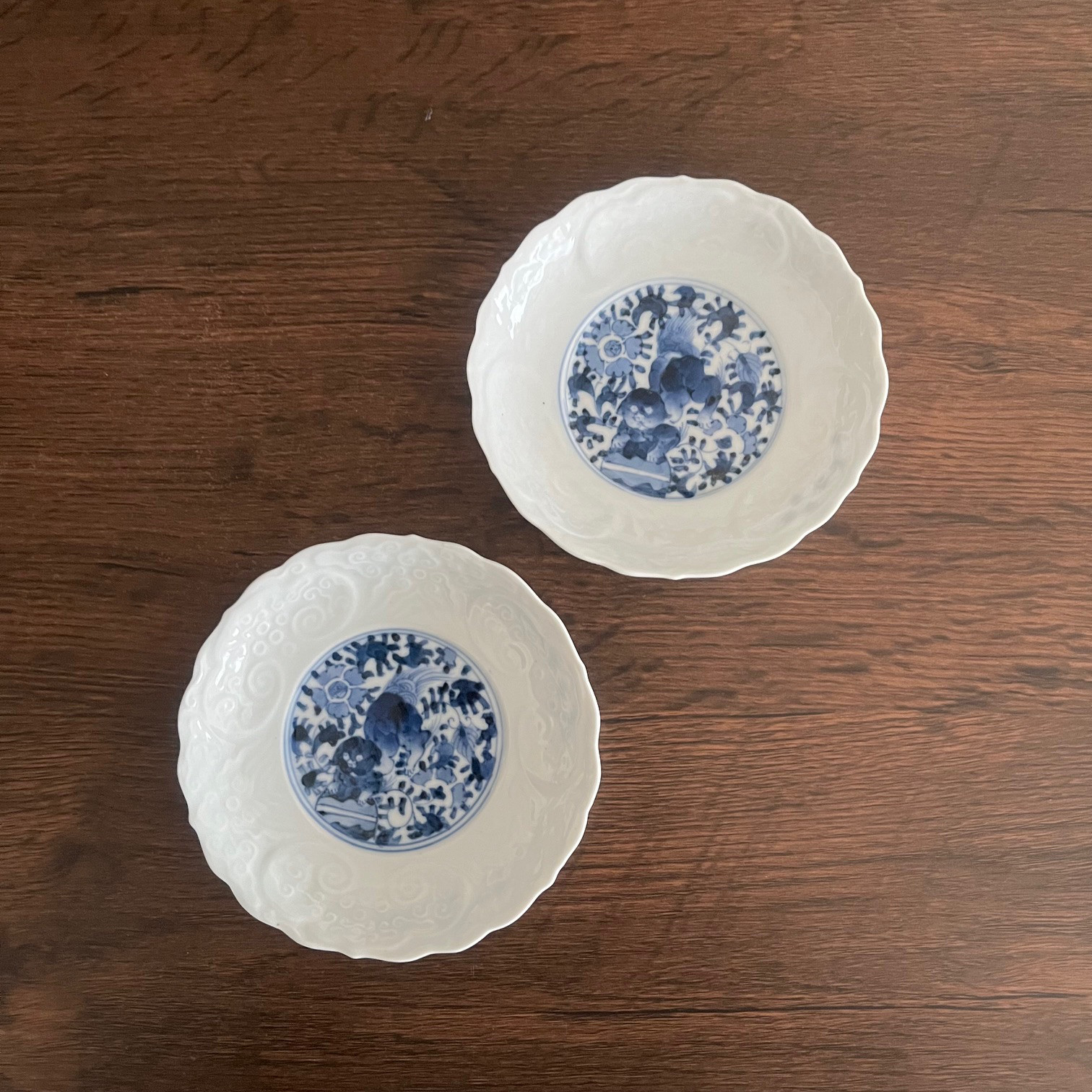伊万里陽刻獅子小皿２枚