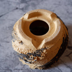 4.5号黄土黒化粧捻り裂紋鉢653　塊根植物　多肉植物　盆栽　植木鉢　作家鉢　沖縄 6枚目の画像